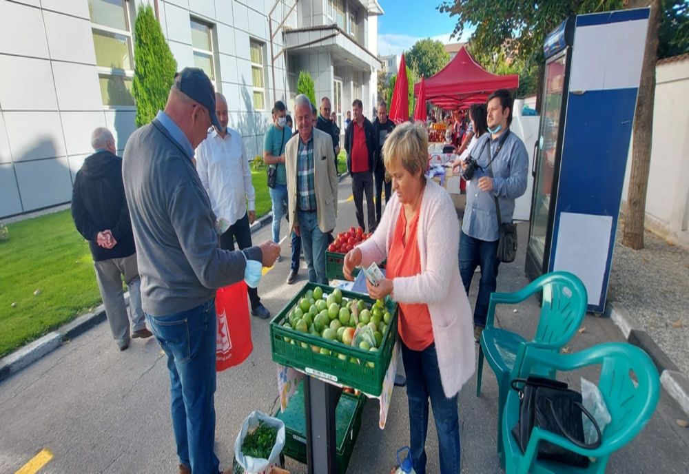 Piaţă volantă săptămânală, inaugurată la Slatina