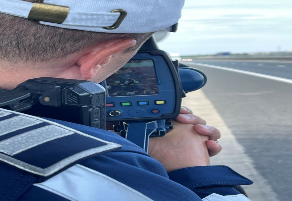 Slatina: Un şofer a demonstrat în instanţă că a rămas fără permis după ce radarul poliţiştilor înregistrase altă maşină gonind printr-o localitate din Olt