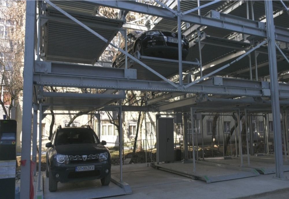 Parcări puzzle şi la Caracal