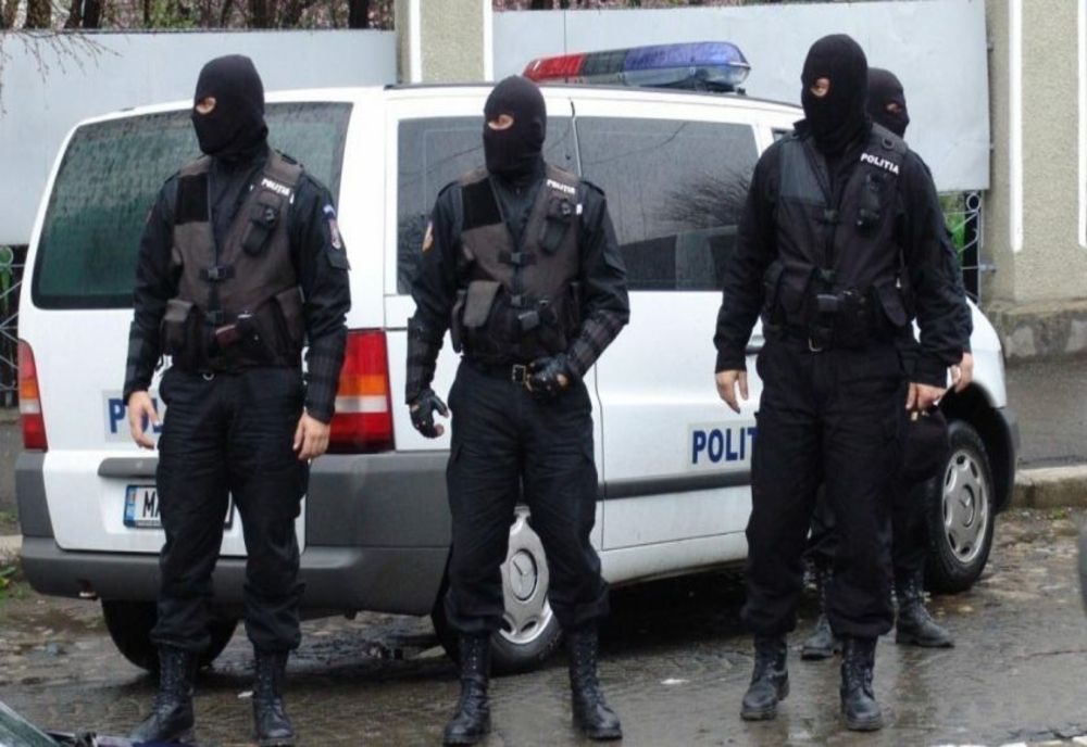 Olt: Arestat preventiv pentru act sexual cu un minor şi pornografie infantilă