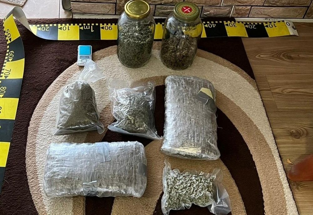 Percheziţii în Olt: Traficanţi de droguri săltaţi de DIICOT (VIDEO)