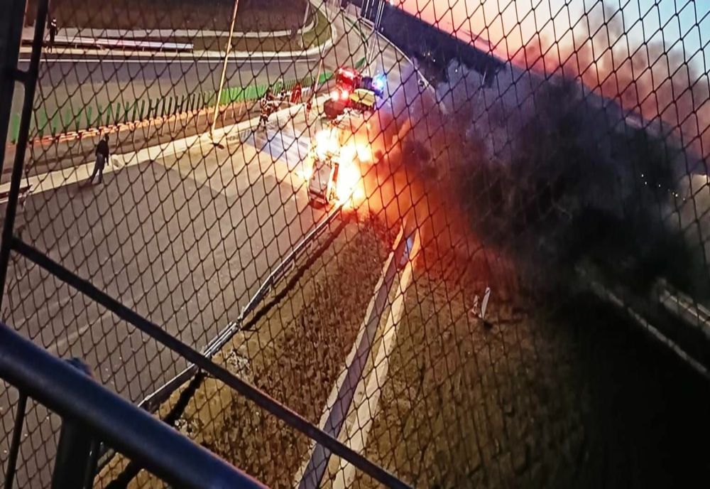 Utilajele lui Umbrărescu de pe Drumul Expres Craiova-Piteşti, cuprinse de un incediu