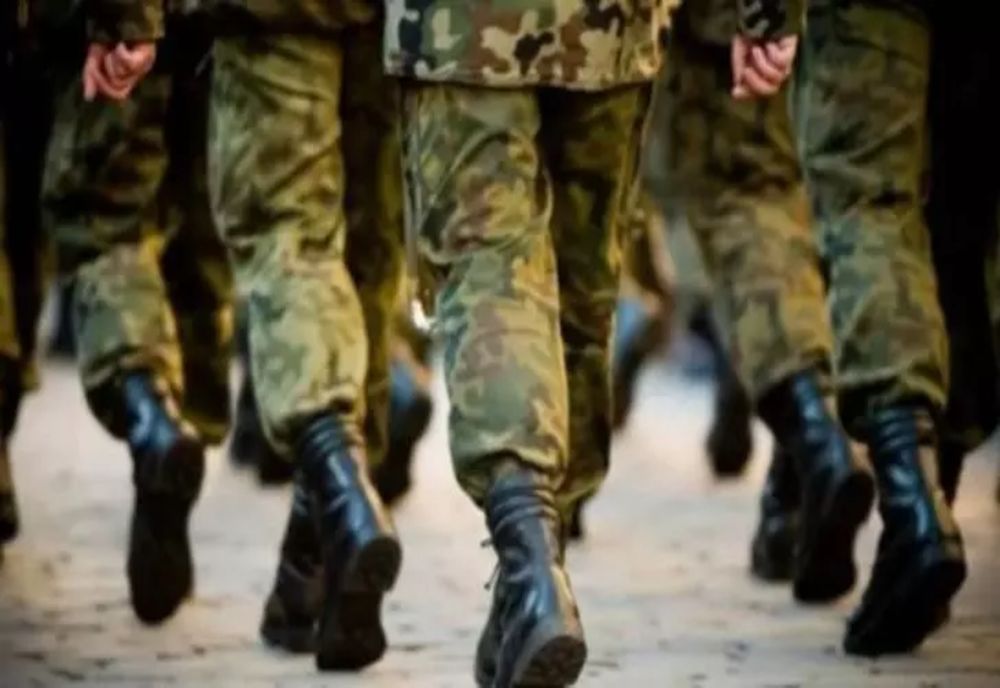 Cei care vor să se înscrie la şcolile militare mai au la dispoziţie aproape două săptămâni