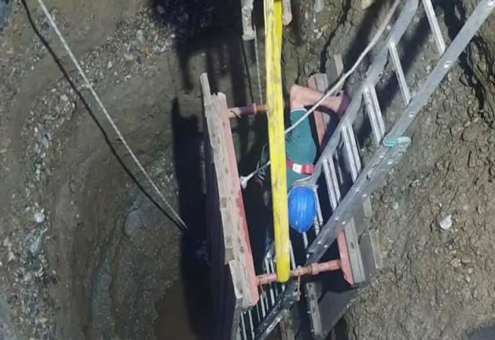 Avarie la reţeaua de apă din Slatina. Intervenţie de 14 ore a angajaţilor CAO