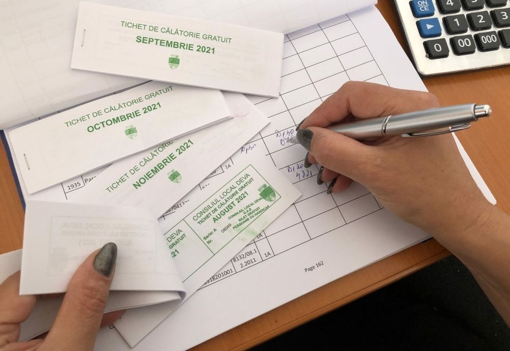 Slatina: Persoanele vaccinate anti COVID cu schemă completă, aşteptate să-şi ridice tichetele de masă