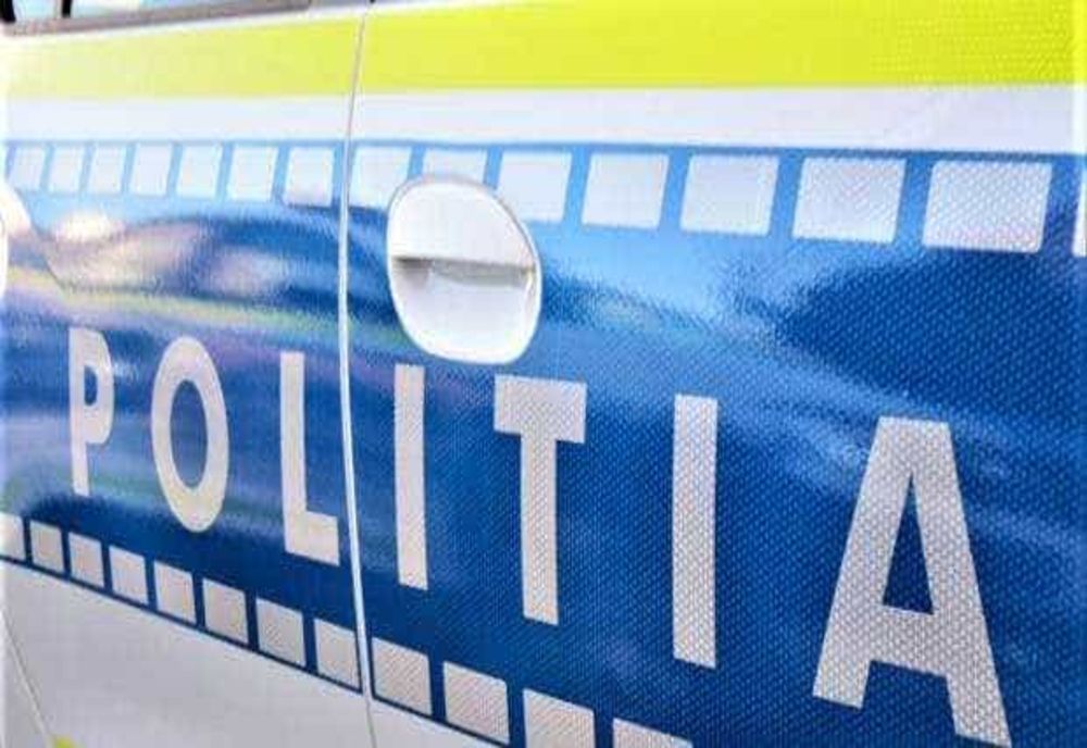 Noapte de coșmar în Olt: bărbat arestat după ce și-a lovit iubita și a distrus mașina familiei cu un ciocan