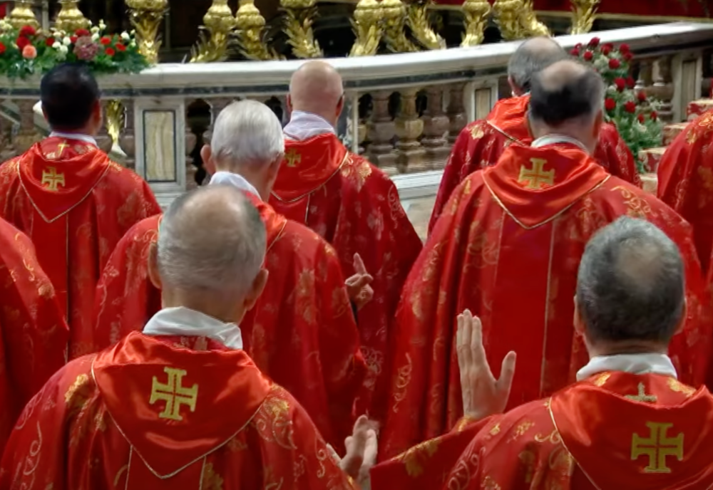 CARDINALII CONTINUĂ VOTUL PENTRU ALEGEREA NOULUI PAPĂ