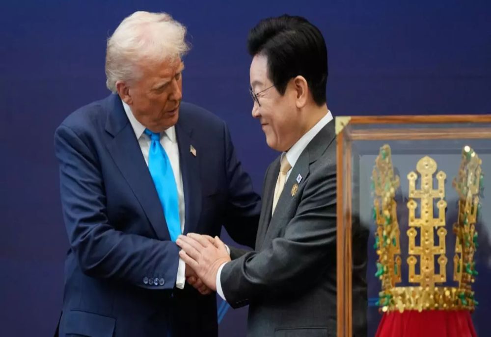 DONALD TRUMP, RĂSPLĂTIT DE COREEA DE SUD CU CEA MAI ÎNALTĂ DISTINCȚIE A ȚĂRII