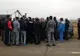 Inspectorii DSVSA care veniseră să ucidă porcii din Rusăneşti, alungaţi de locuitori