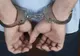 Bărbat de 25 de ani, cercetat după ce ar fi întreținut relații sexuale cu o fată de 13 ani