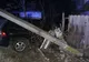 Accident spectaculos! S-a izbit cu mașina de un stâlp și s-a oprit într-un gard/FOTO