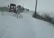 Autobuz blocat pe un drum cu zăpadă. Pompierii intervin pentru recuperarea pasagerilor