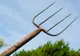 Olt: Un bărbat din Izvoarele şi-a bătut un consătean cu furca în cap
