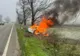 Sfârșit groaznic pentru un tânăr din Slatina. S-a izbit cu mașina de un copac și vehiculul a ars ca o torță