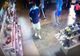 VIDEO. Imagini cu un bărbat care fură dintr-un magazin din Slatina, postate pe Facebook