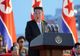 Imagini neobișnuite din Coreea de Nord: Kim Jong Un, îmbrăcat gros, într-un spa plin de aburi, printre muncitori